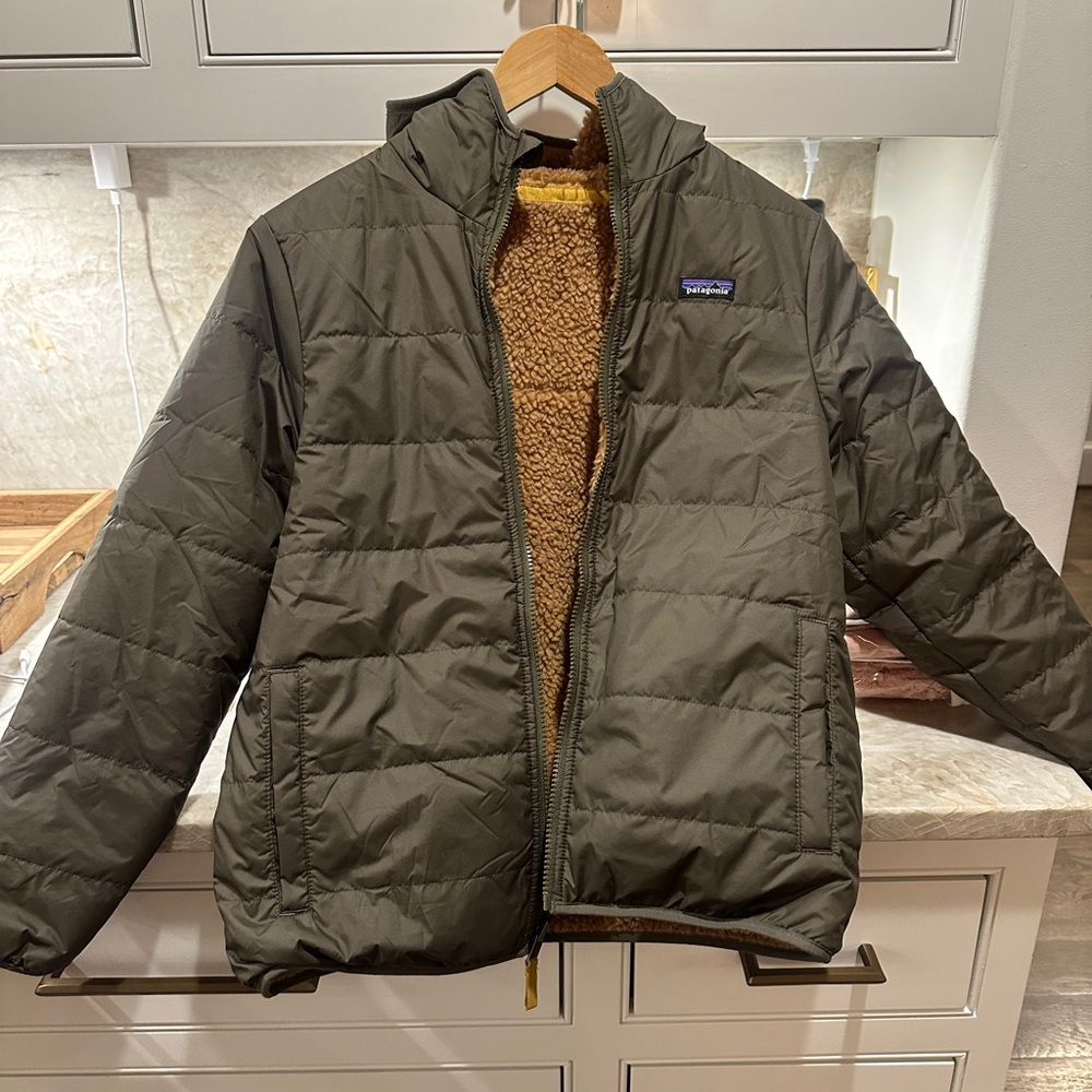 Patagonia boys 14 youth Olive Jacket